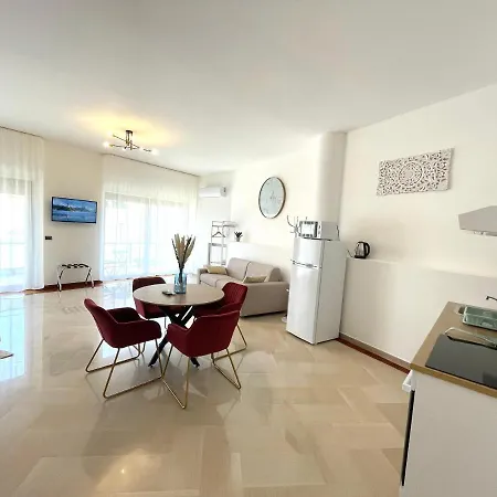 - Moro 10 3* Trani