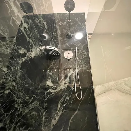 - Moro 10 Konukevi Trani