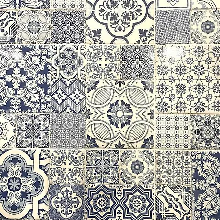 - Moro 10 Pensión Trani