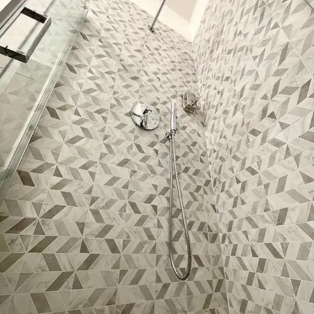 - Moro 10 Pensión Trani